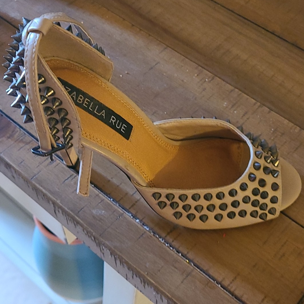 Shoes - Picture 2 of 3